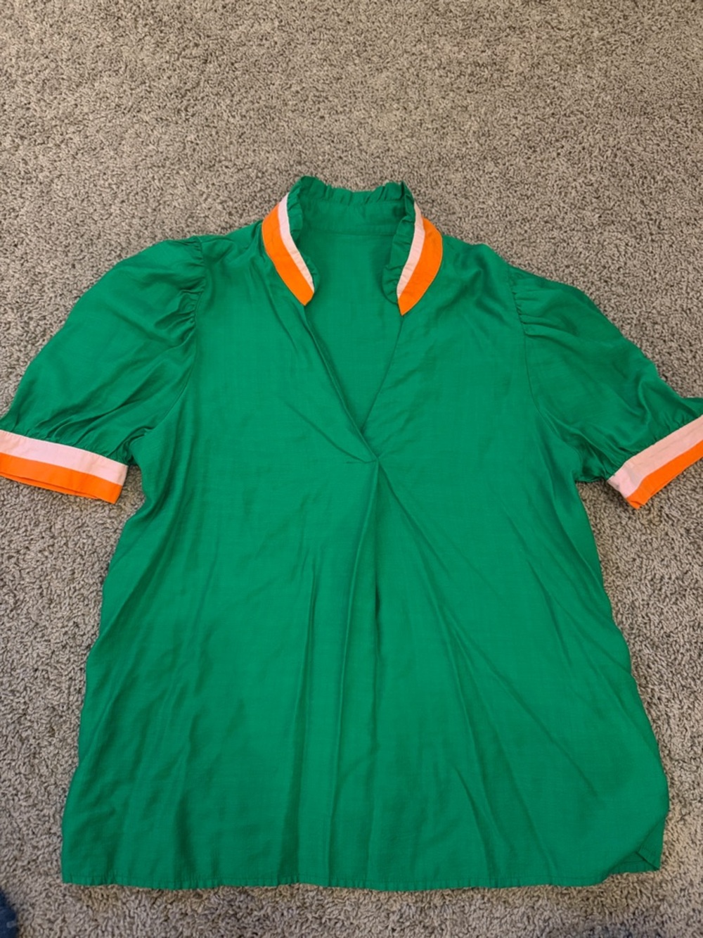 Charming Charlie Boutique Green Short-Sleeve Women’s Top with Orange & Pink Trim
